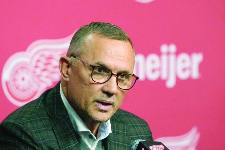Steve Yzerman abruptly steps down as GM of Detroit Red Wings
